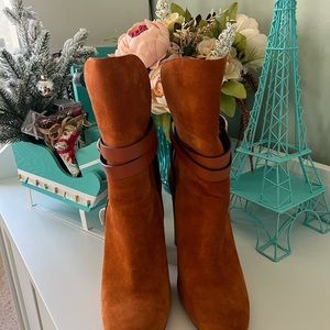 Pre loved Gucci Suede boots size 37